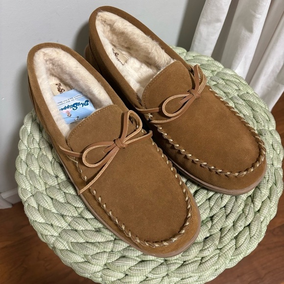 My Slippers Men's Moccasin Slippers My Pillow Chestnut Brown Suede Faux Fur NWT - Picture 3 of 10